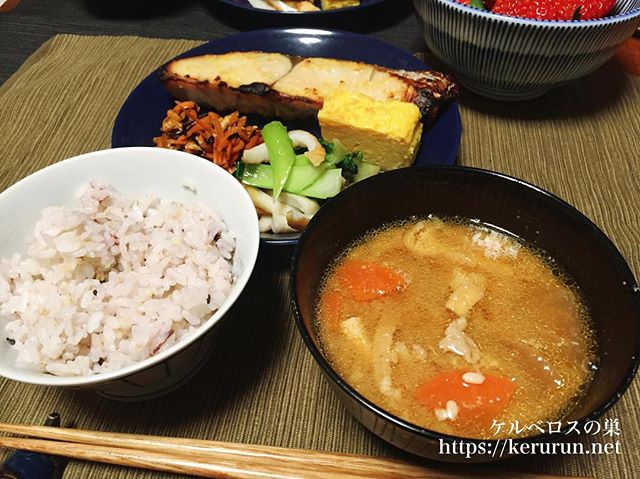 二日目の豚汁と鰆の西京焼きと副菜色々